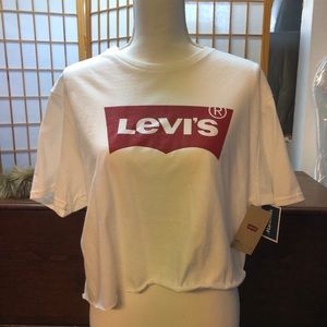 NWT Levi’s cropped tee